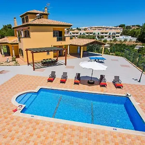 Nincha - Heated Pool - Free Wi-fi - Air Con Albufeira